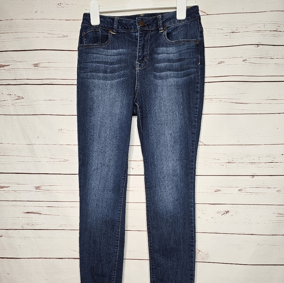1822 Denim Blue Skinny Stretch Jeans with Frayed High Low Hem - Picture 6 of 10